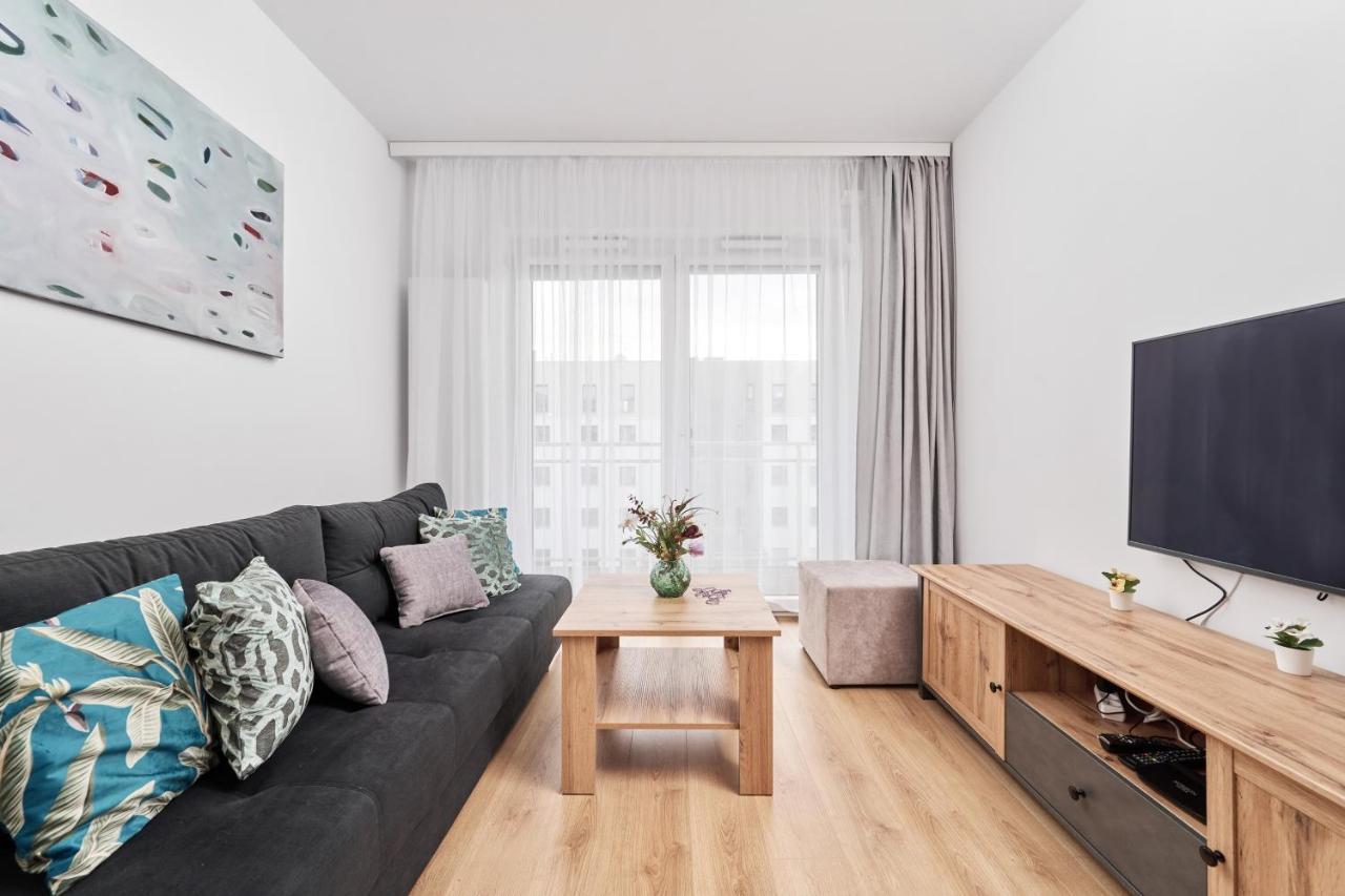 Apartment Wichrowa With Free Garage Wroclaw By Noclegi Renters Exterior foto