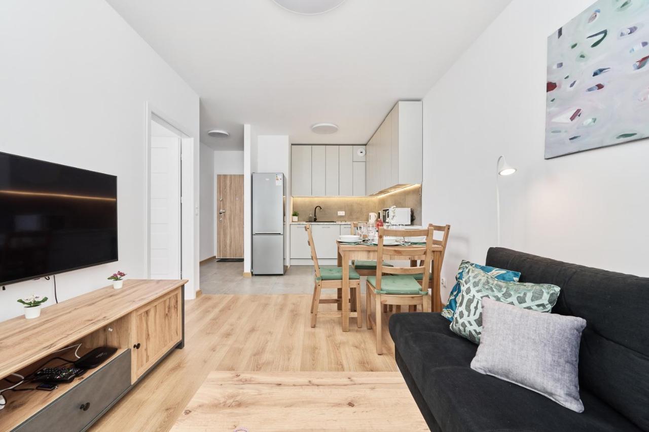 Apartment Wichrowa With Free Garage Wroclaw By Noclegi Renters Exterior foto