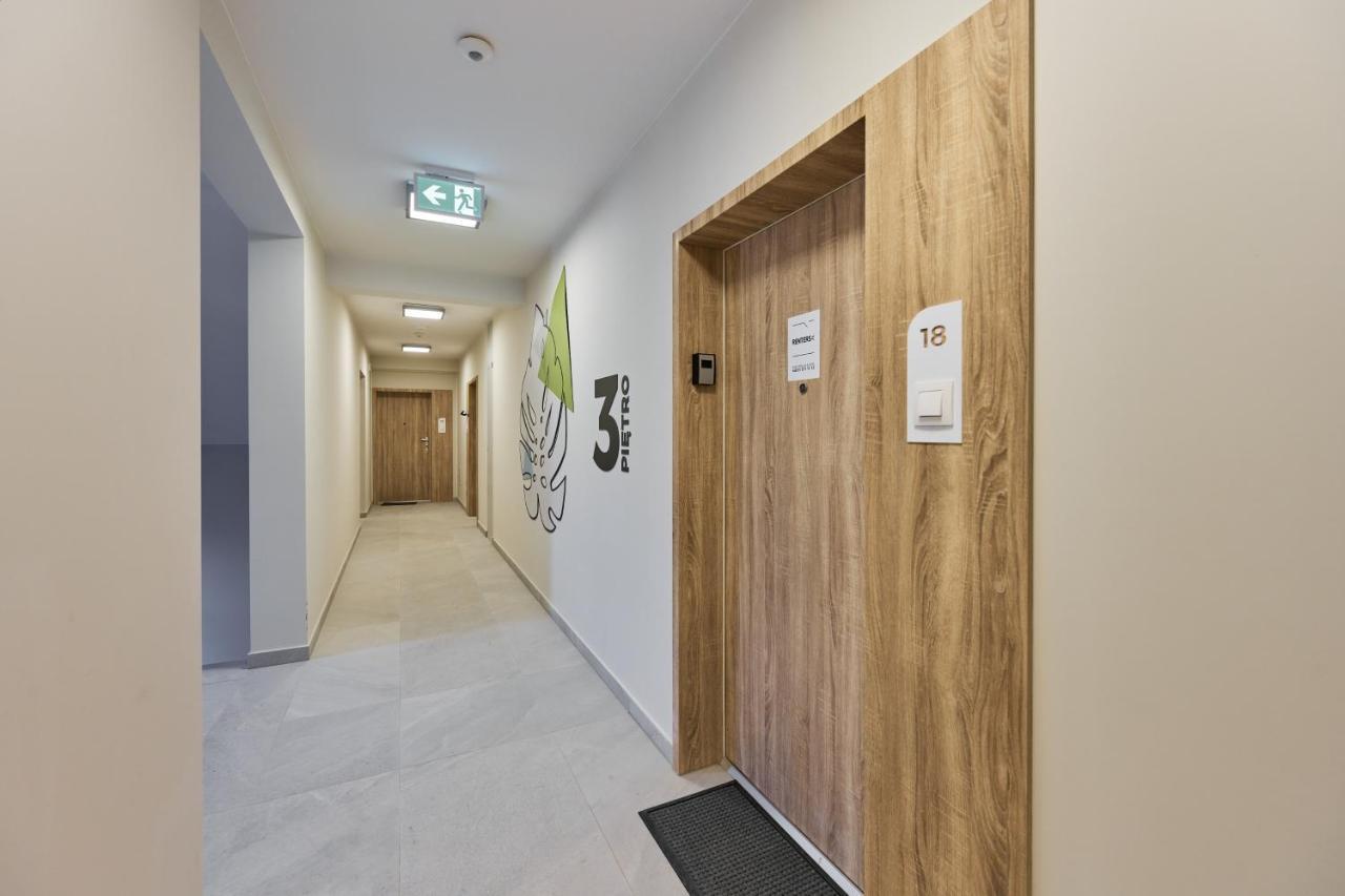 Apartment Wichrowa With Free Garage Wroclaw By Noclegi Renters Exterior foto