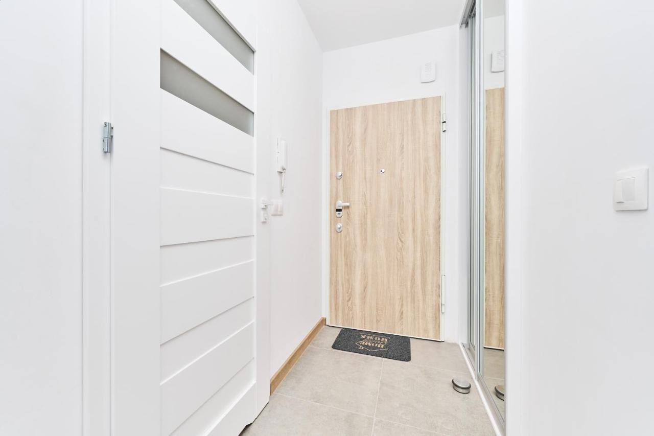 Apartment Wichrowa With Free Garage Wroclaw By Noclegi Renters Exterior foto