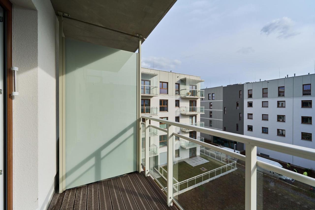 Apartment Wichrowa With Free Garage Wroclaw By Noclegi Renters Exterior foto